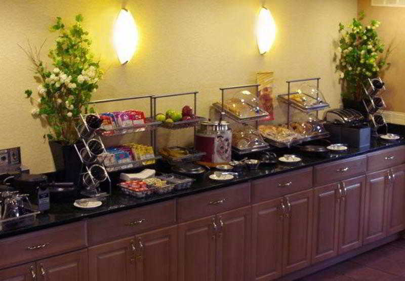 凤凰城北春季山丘套房酒店 外观 照片